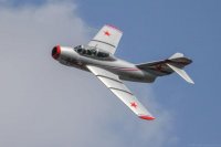 Самолёт УТИ МиГ-15 в полёте