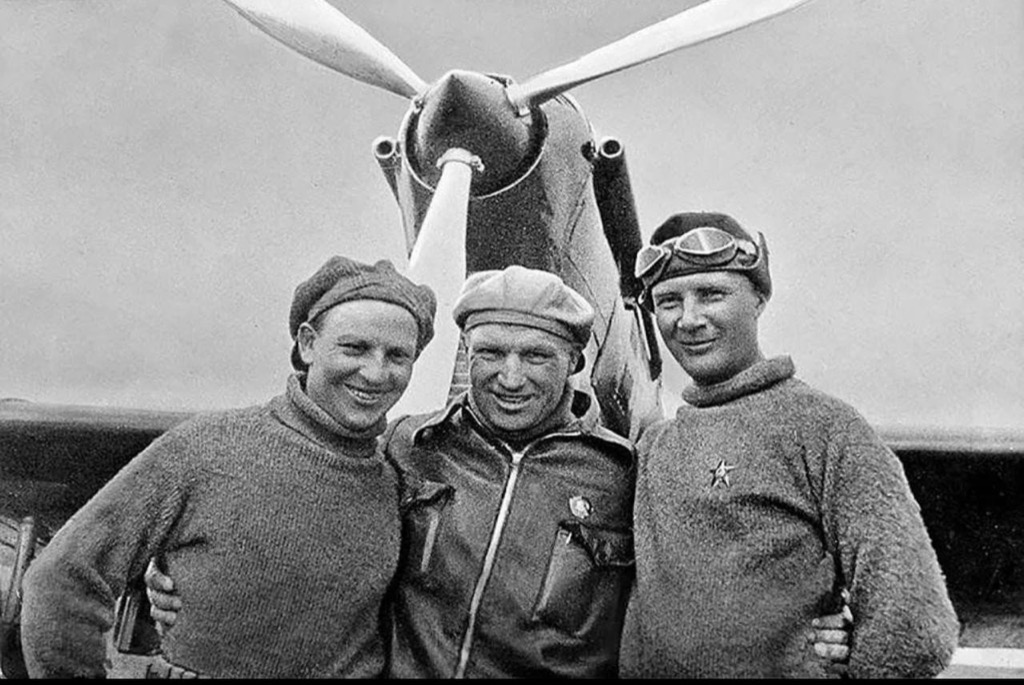 88 лет беспосадочному перелету через Северный полюс